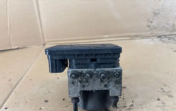 Opel Vivaro ABS Pump 476607609R 93868515 10022002294
