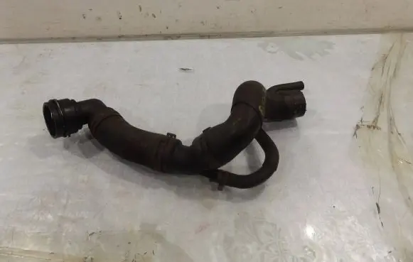 Volkswagen Polo Engine coolant pipe/hose
