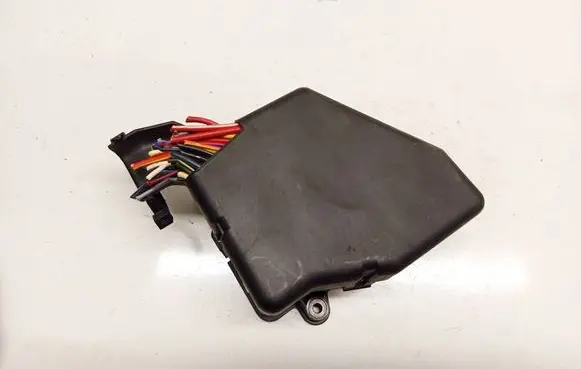 Volkswagen PASSAT B5 Fuse box set 