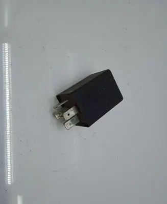 Volkswagen PASSAT B3 Window wiper relay 321955531A
