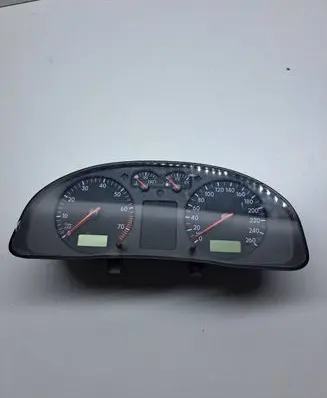 Volkswagen PASSAT B5 Speedometer (instrument cluster) 11000892607 3B1919880