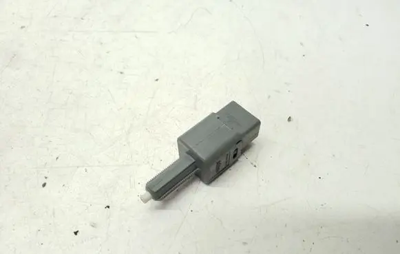Nissan Leaf I (ZE0) Brake pedal sensor switch