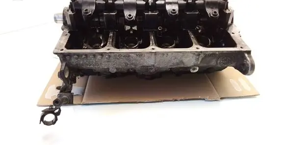 Volkswagen Bora Engine head 038103373R