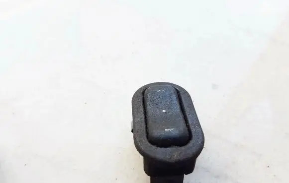 Opel Zafira A Electric window control switch 13363100 90561388