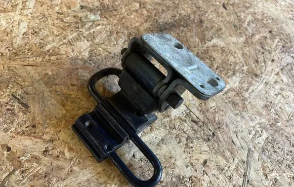Audi A6 S6 C5 4B Rear door lower hinge 4B0833412B