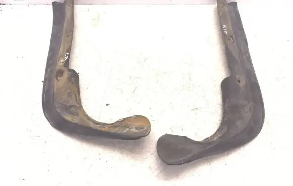 Front bumper lip
