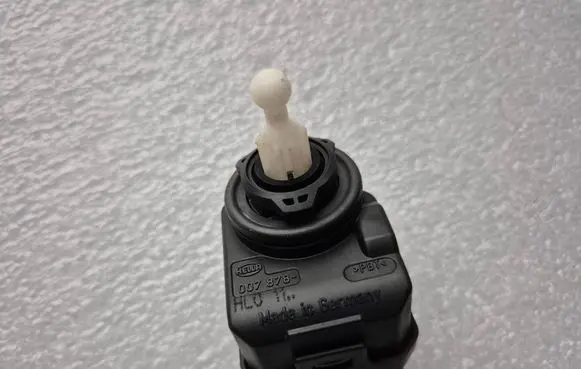 Audi A3 S3 8P Headlight level adjustment motor 007878