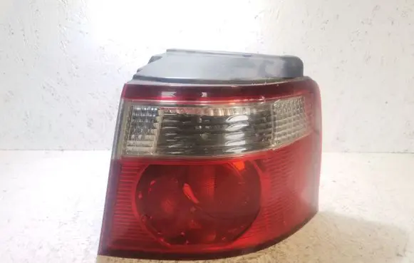 KIA Carens I Rear/tail lights