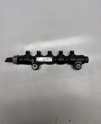 Volvo V50 Fuel main line pipe 9654592680 9651592680