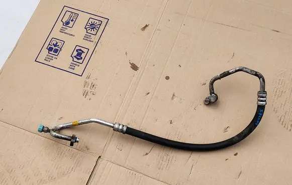 Air conditioning (A/C) pipe/hose