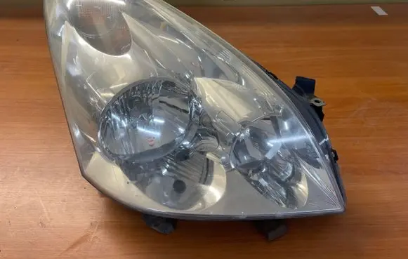 Toyota Corolla Verso E121 Headlight/headlamp