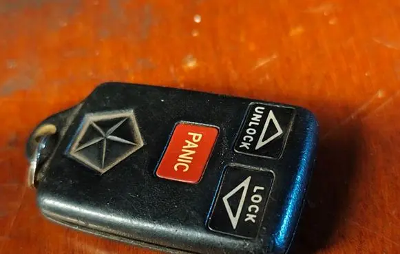 Chrysler Voyager Ignition key/card 4686076
