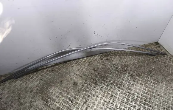 Peugeot 3008 III Front door glass trim molding 98398800TB 98398798TB