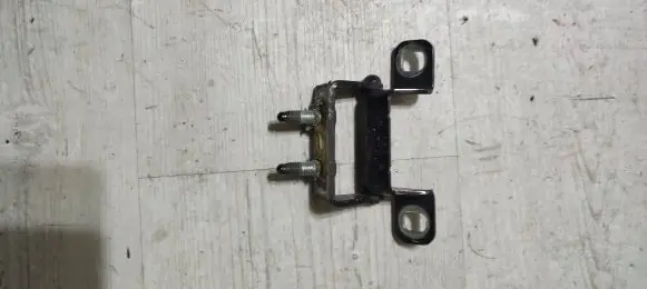 Jeep Cherokee Tailgate/trunk/boot hinge 589AD 695011