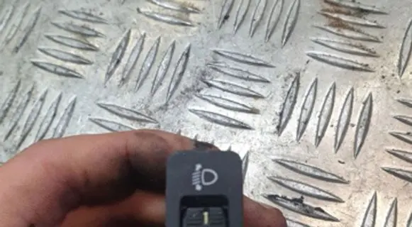 BMW 5 E39 Headlight level height control switch 61318360460