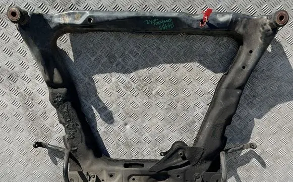 Nissan Qashqai+2 Radiator support slam panel