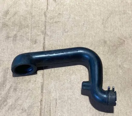 Mercedes-Benz E W124 Breather hose/pipe 1030941082
