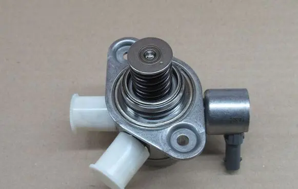 BMW 5 GT F07 In-tank fuel pump 0261520286