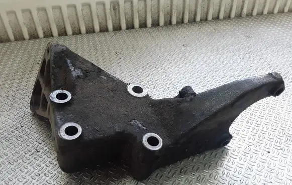 Peugeot Boxer Engine mounting bracket 9618057582
