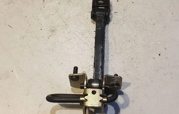 Volvo XC70 Front door check strap stopper 30661410