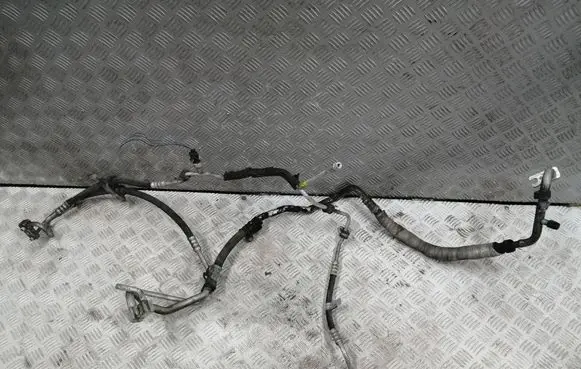 Air conditioning (A/C) pipe/hose