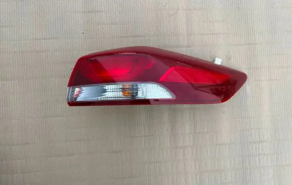 Hyundai Elantra VI Rear/tail lights 92402F20