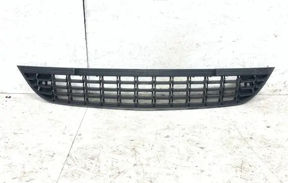 Opel Astra J Front bumper lower grill 13266567