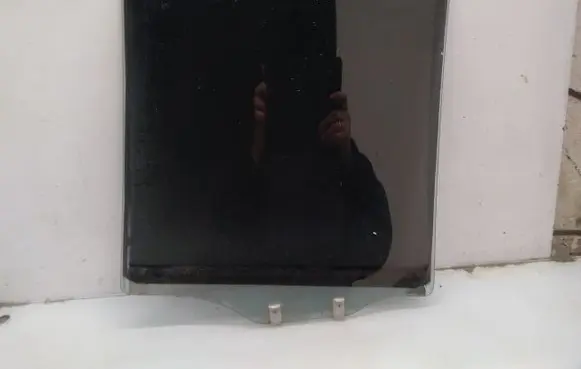 Mitsubishi Pajero Rear door window glass