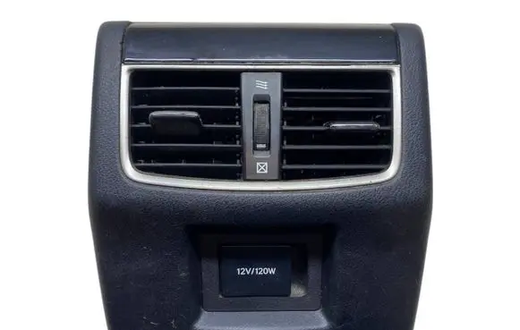 Rear air vent grill