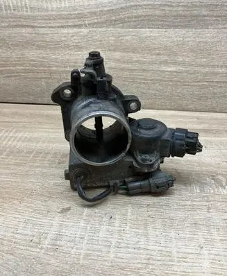 Toyota Corolla E120 E130 Throttle valve 8967221020