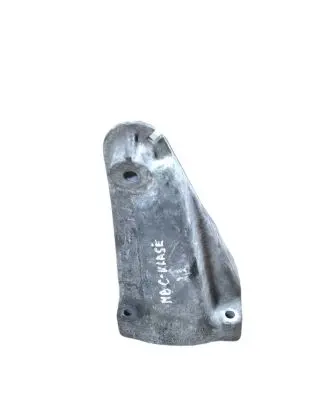 Mercedes-Benz C W204 Engine mounting bracket A6462230704 GD01416 AC46000