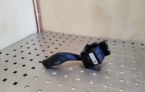 Ford Focus Indicator stalk AV6T13335AB
