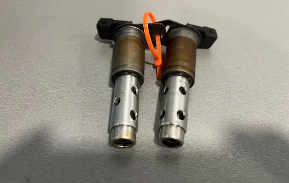 BMW 3 E92 E93 Camshaft vanos timing valve 7585425 13151284