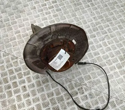 Rear wheel hub