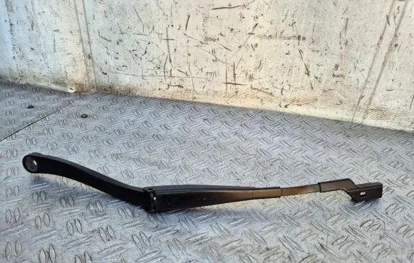 Mercedes-Benz E W212 Front wiper blade arm A2128201544