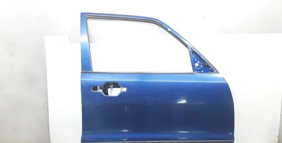 Mitsubishi Pajero Front door