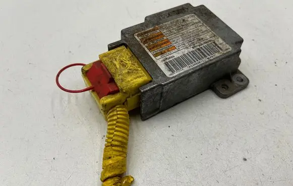 Opel Frontera B Airbag control unit/module 8093526892