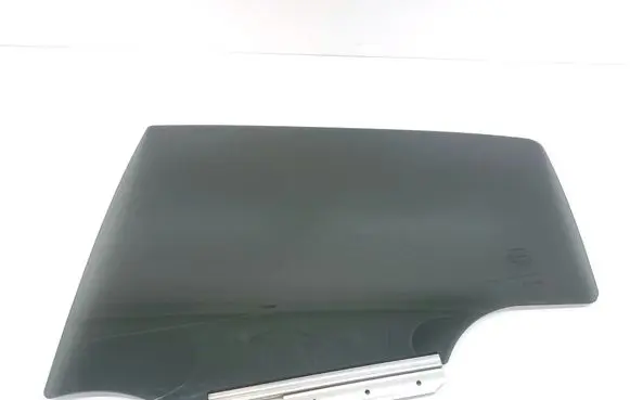 Toyota Yaris Rear door window glass