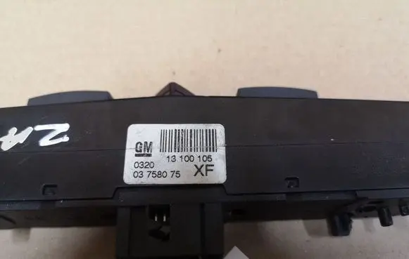 Opel Zafira B A set of switches 13100105 03758075