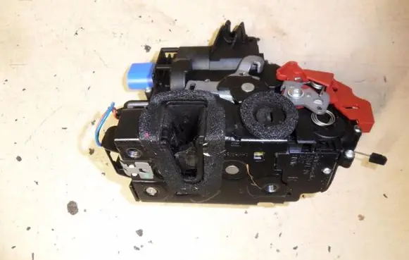 Skoda Fabia Mk2 (5J) Loading door lock 6Y0839016A I2933
