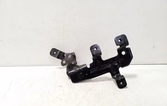 Land Rover Evoque II Other engine bay part M4D39L456BA