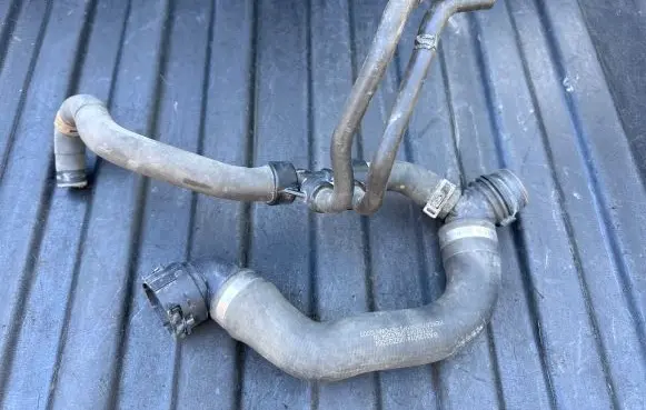 Mercedes-Benz E W213 Engine coolant pipe/hose A2135014100 CT157045