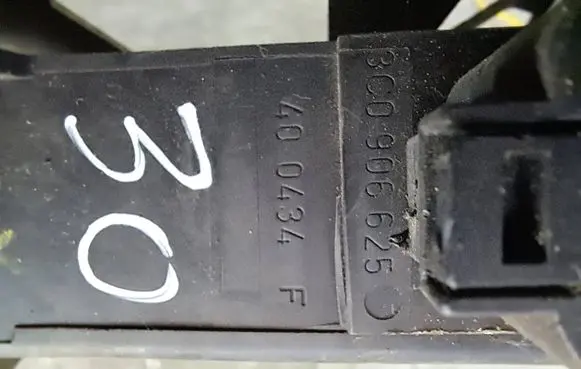 Volkswagen PASSAT B6 Turbo solenoid valve 3C0906625 400434F