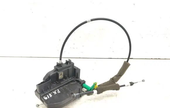 Nissan Pathfinder R51 Front door lock