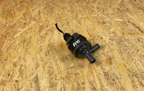 Volvo XC40 Electric auxiliary coolant/water pump 31493259