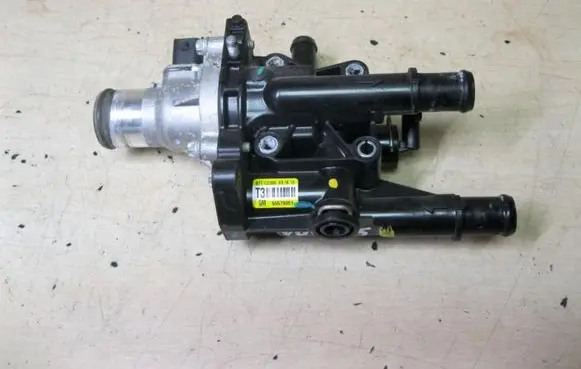 Opel Mokka X Thermostat housing 55579951 VD4395
