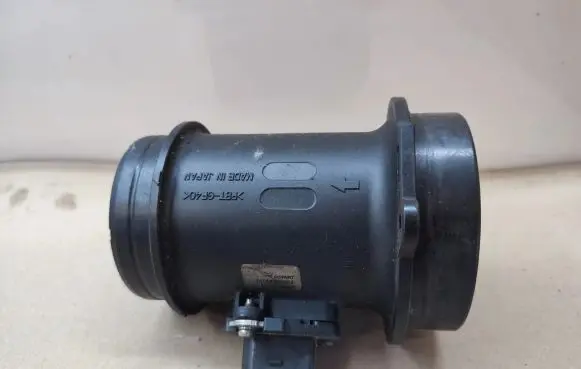 Volkswagen Touareg I Mass air flow meter 1974000011