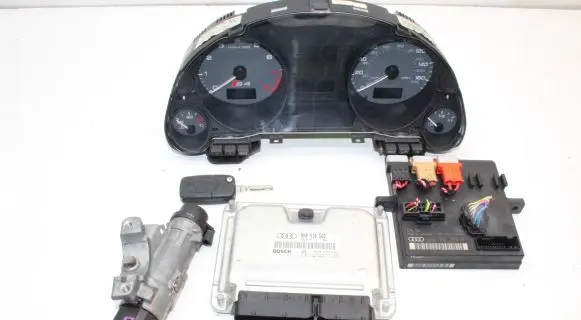 Audi A4 S4 B7 8E 8H Engine ECU kit and lock set 8H0910568