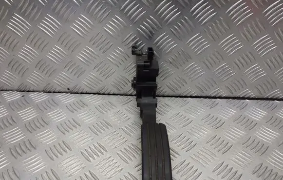 AC ME Accelerator pedal position sensor 