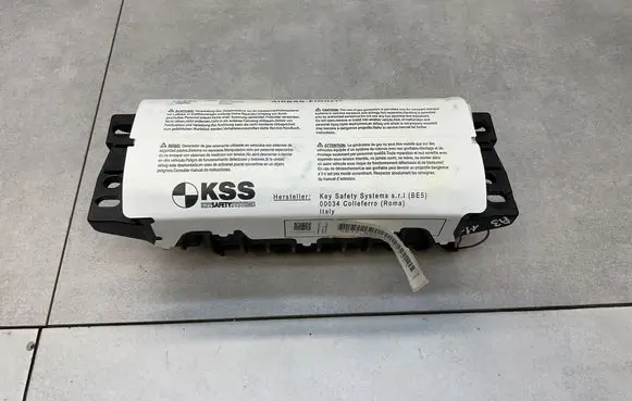 Audi A3 S3 8P Passenger airbag 8P0880202D